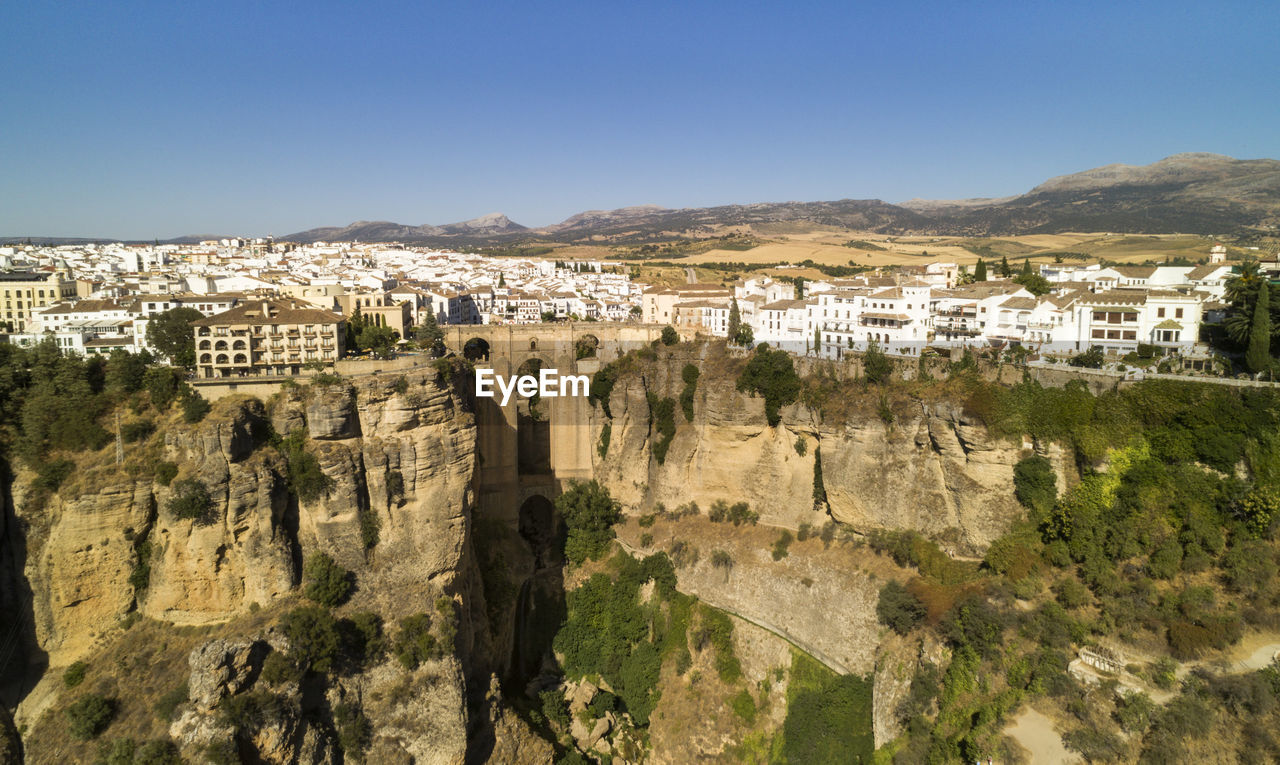 AERIAL VIEW OF TOWN IN CITY