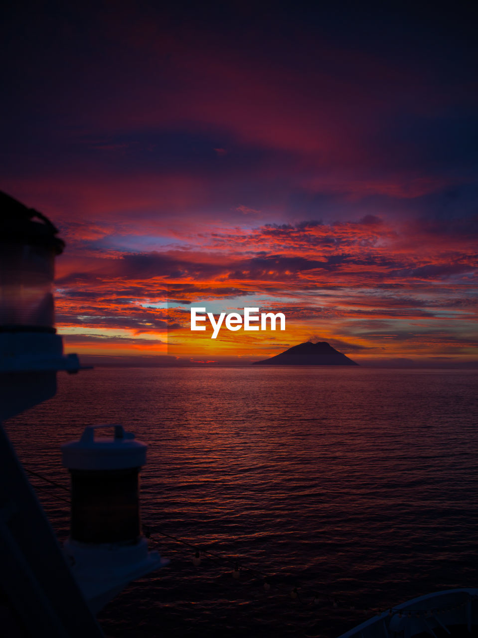 SCENIC VIEW OF SEA DURING SUNSET