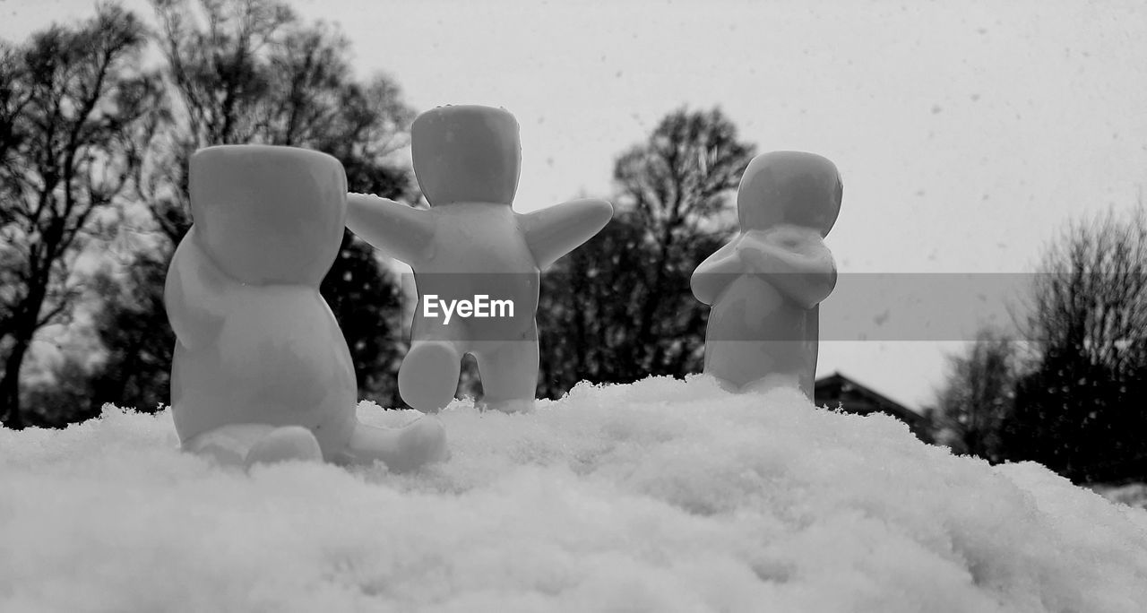 SCULPTURE OF ICE CREAM ON SNOW