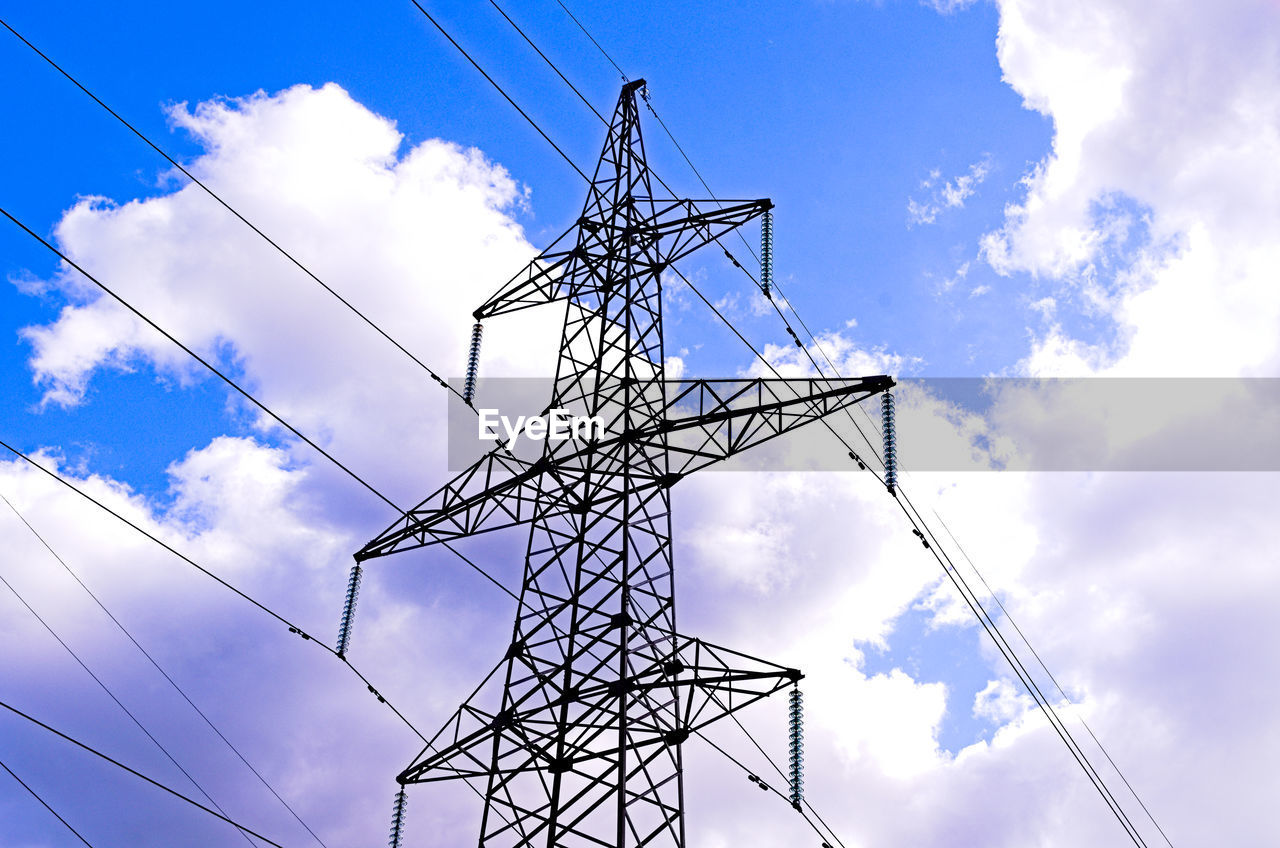 LOW ANGLE VIEW OF ELECTRICITY PYLONS AGAINST SKY
