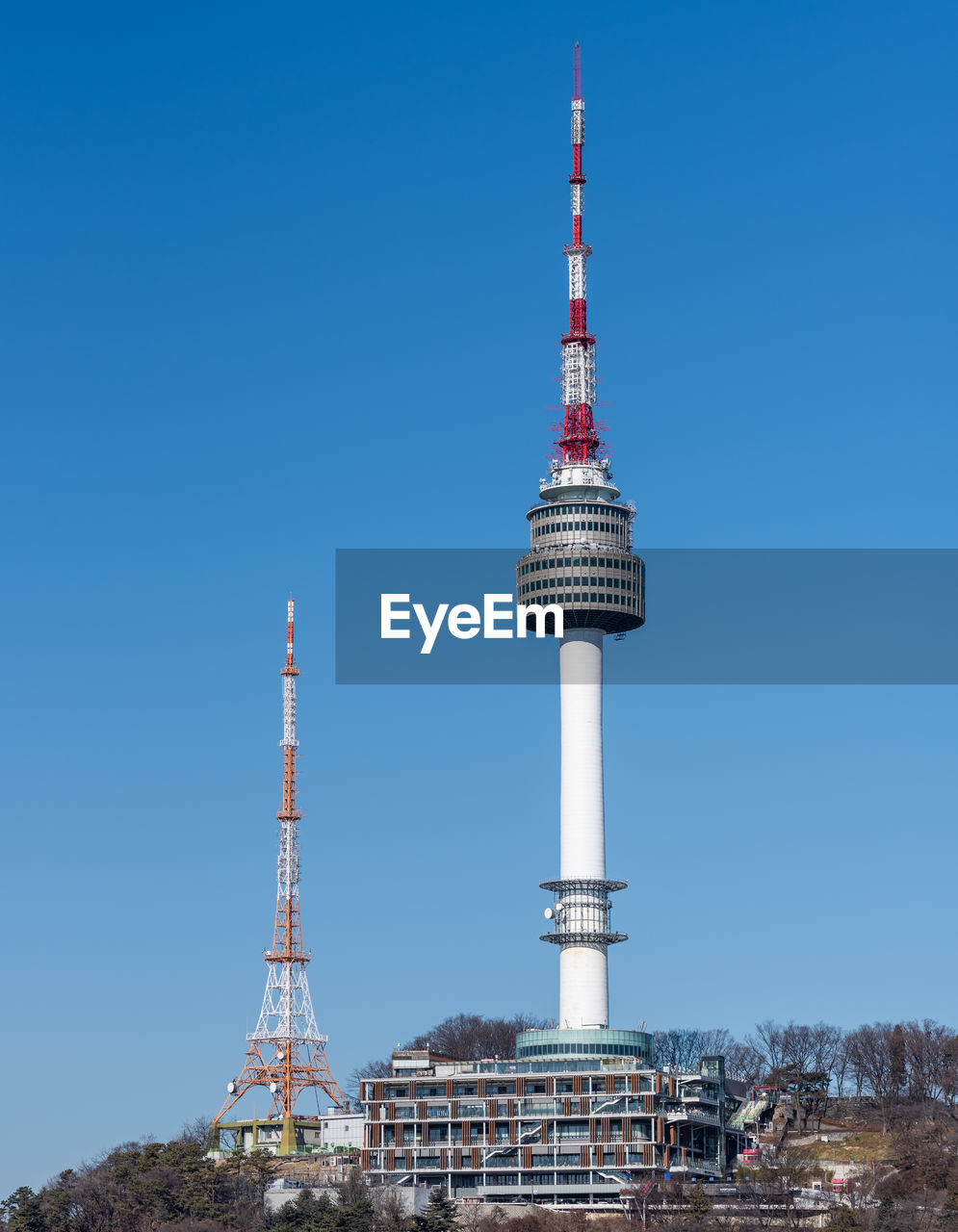 communications tower, architecture, built structure, tower, sky, building exterior, travel destinations, broadcasting, landmark, communication, building, technology, travel, city, clear sky, nature, blue, tourism, global communications, no people, television industry, spire, antenna, outdoors, day, skyscraper, radio, sunny, landscape, telecommunications equipment, satellite dish, observation tower