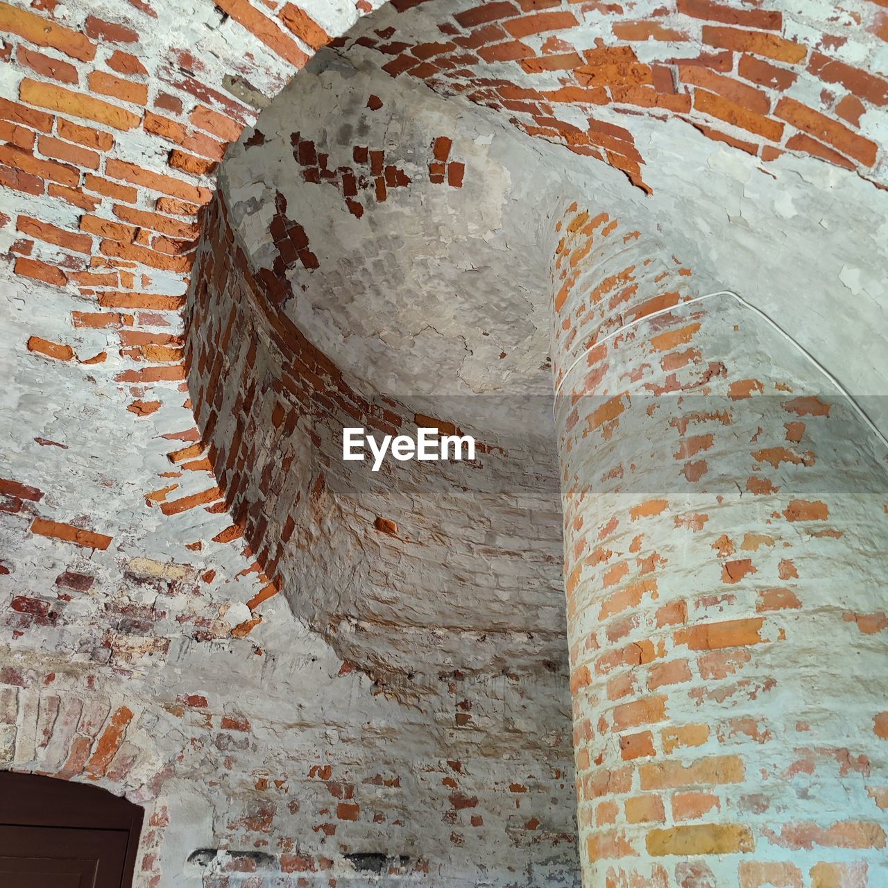 architecture, built structure, wall, no people, wall - building feature, art, brick, brick wall, pattern, building exterior, low angle view, day, wood, history, building, old, outdoors, the past