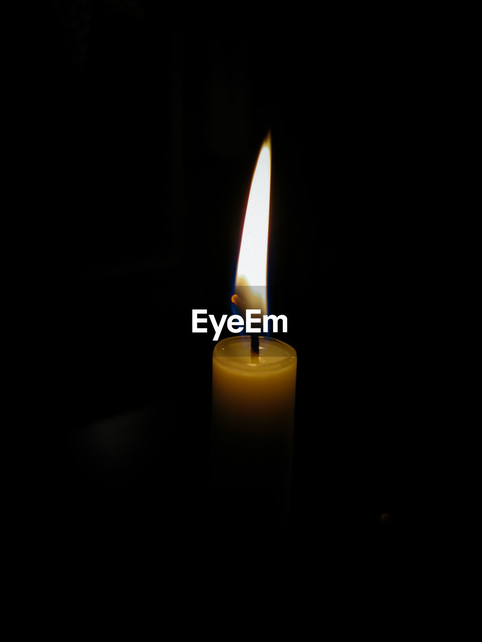 burning, flame, fire, candle, heat, illuminated, darkness, black background, indoors, dark, studio shot, copy space, close-up, darkroom, no people, glowing, interior design, nature, light, wax, lighting, single object, domestic room, cut out, lighting equipment