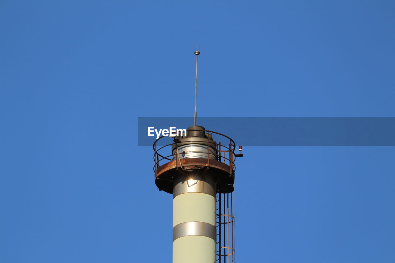 LOW ANGLE VIEW OF LIGHTHOUSE AGAINST SKY