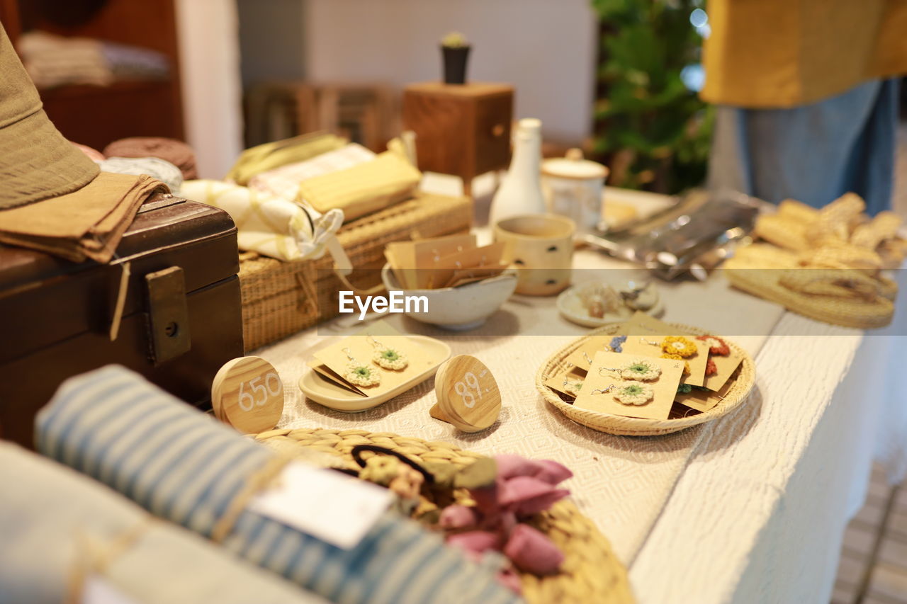 CLOSE-UP OF FOOD SERVED ON TABLE IN KITCHEN