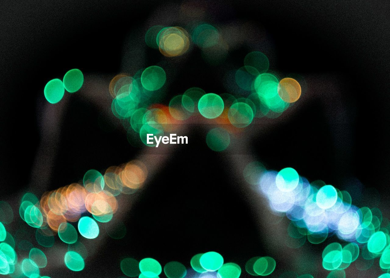 DEFOCUSED IMAGE OF LIGHTS