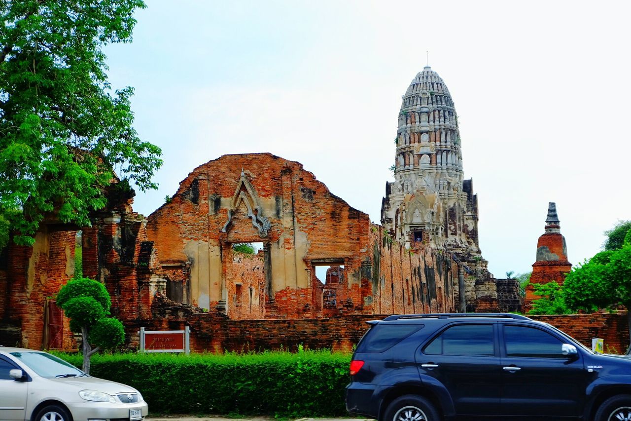 VIEW OF CATHEDRAL IN CITY