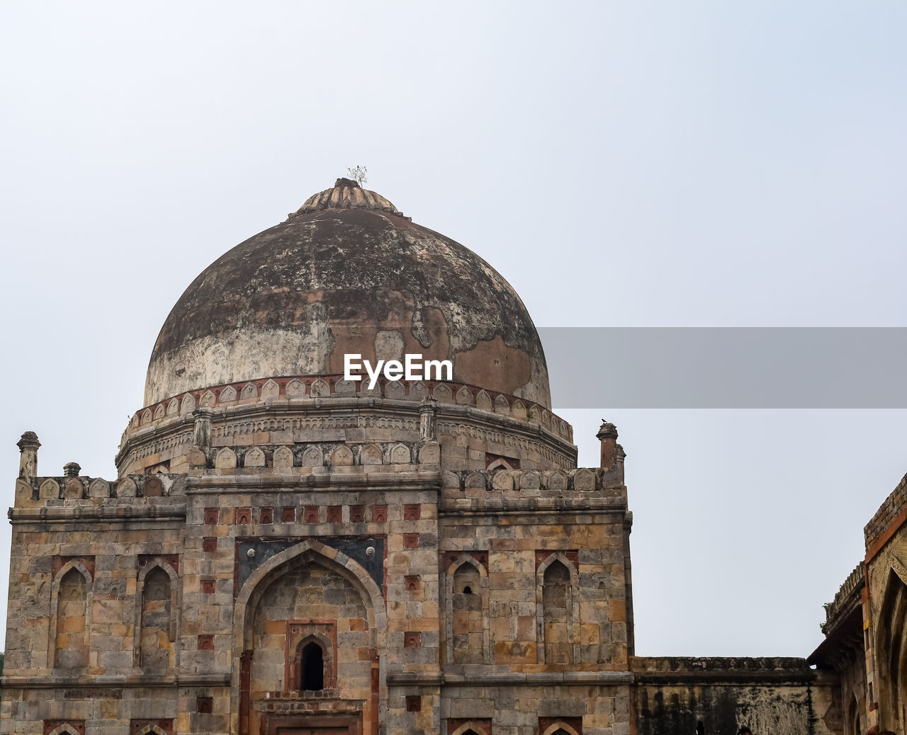 Mughal architecture inside lodhi gardens, delhi, india, beautiful architecture inside three-domed