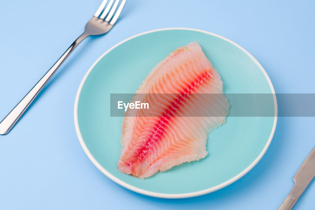 HIGH ANGLE VIEW OF DESSERT ON PLATE