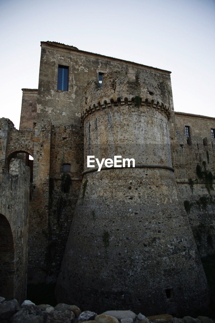 LOW ANGLE VIEW OF OLD RUIN