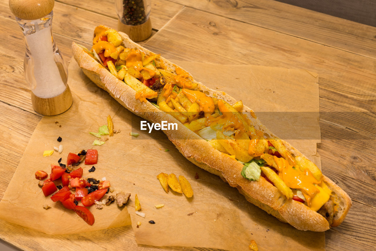 HIGH ANGLE VIEW OF MEAL SERVED ON TABLE