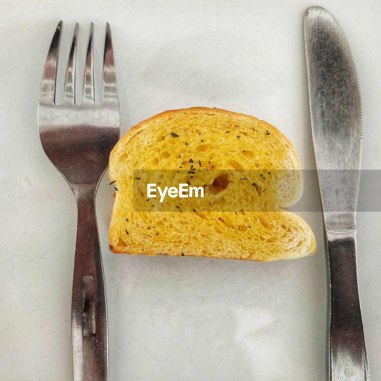 HIGH ANGLE VIEW OF BREAD IN CONTAINER