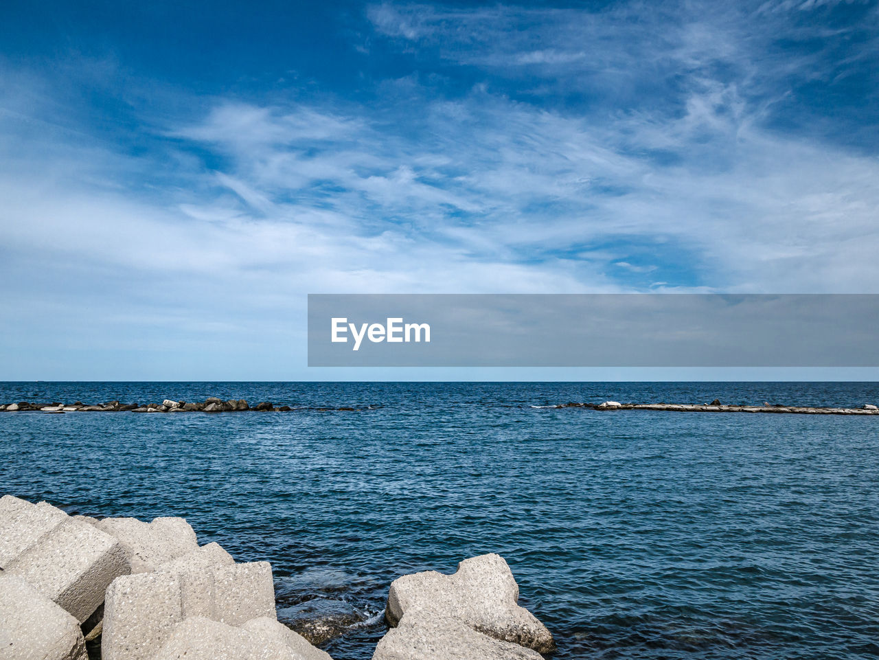 PANORAMIC VIEW OF SEA AGAINST SKY