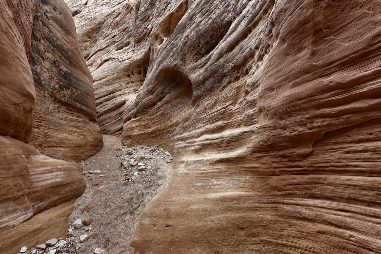 FULL FRAME SHOT OF ROCKS