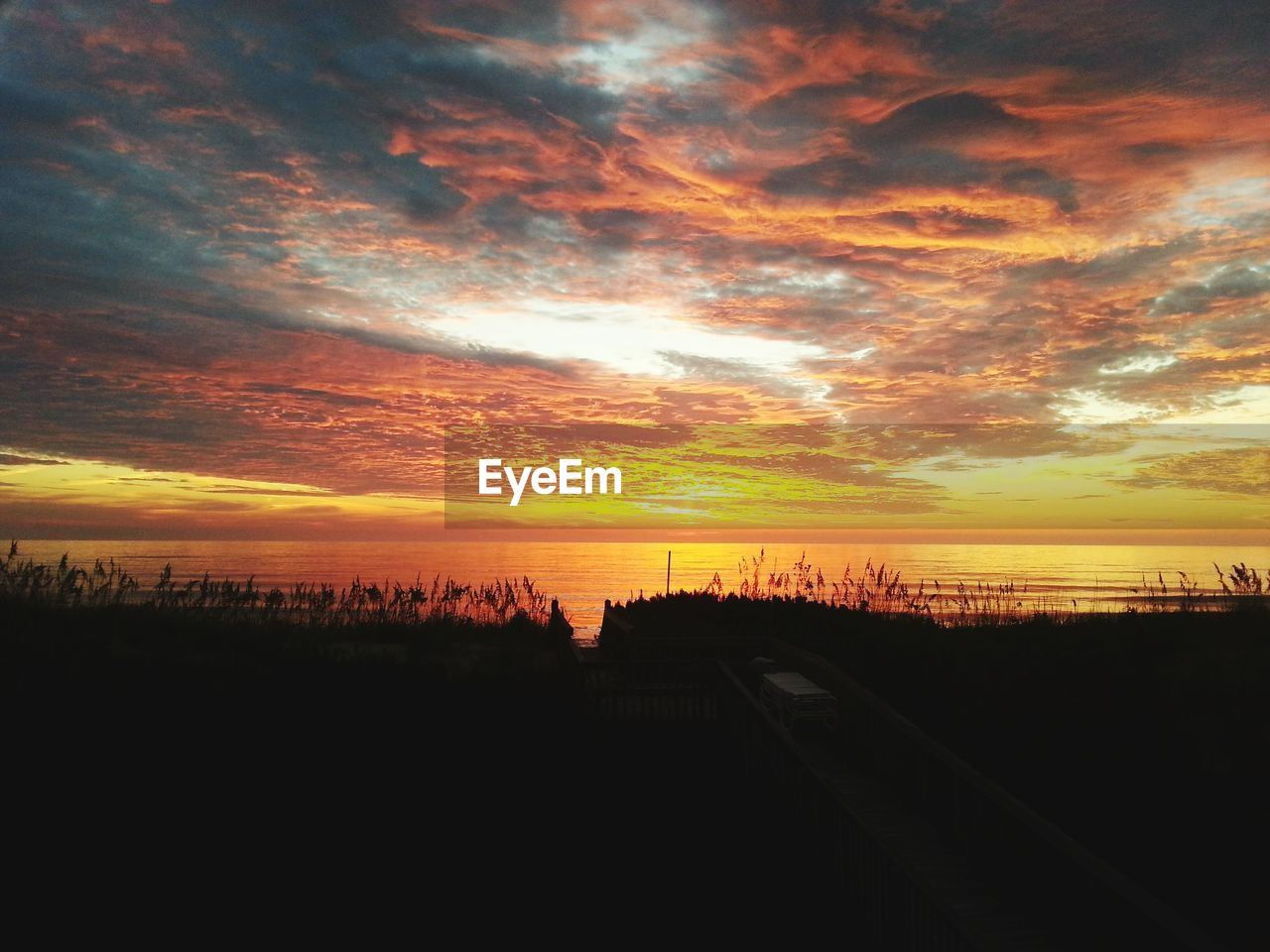 Tranquil scene of sunrise at seaside