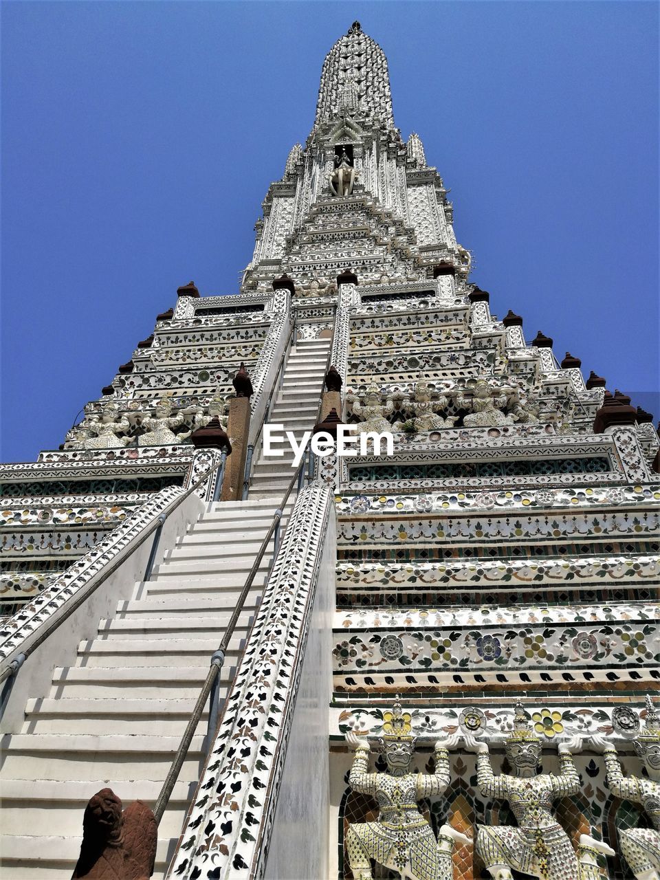 Wat arun temple in bangkok