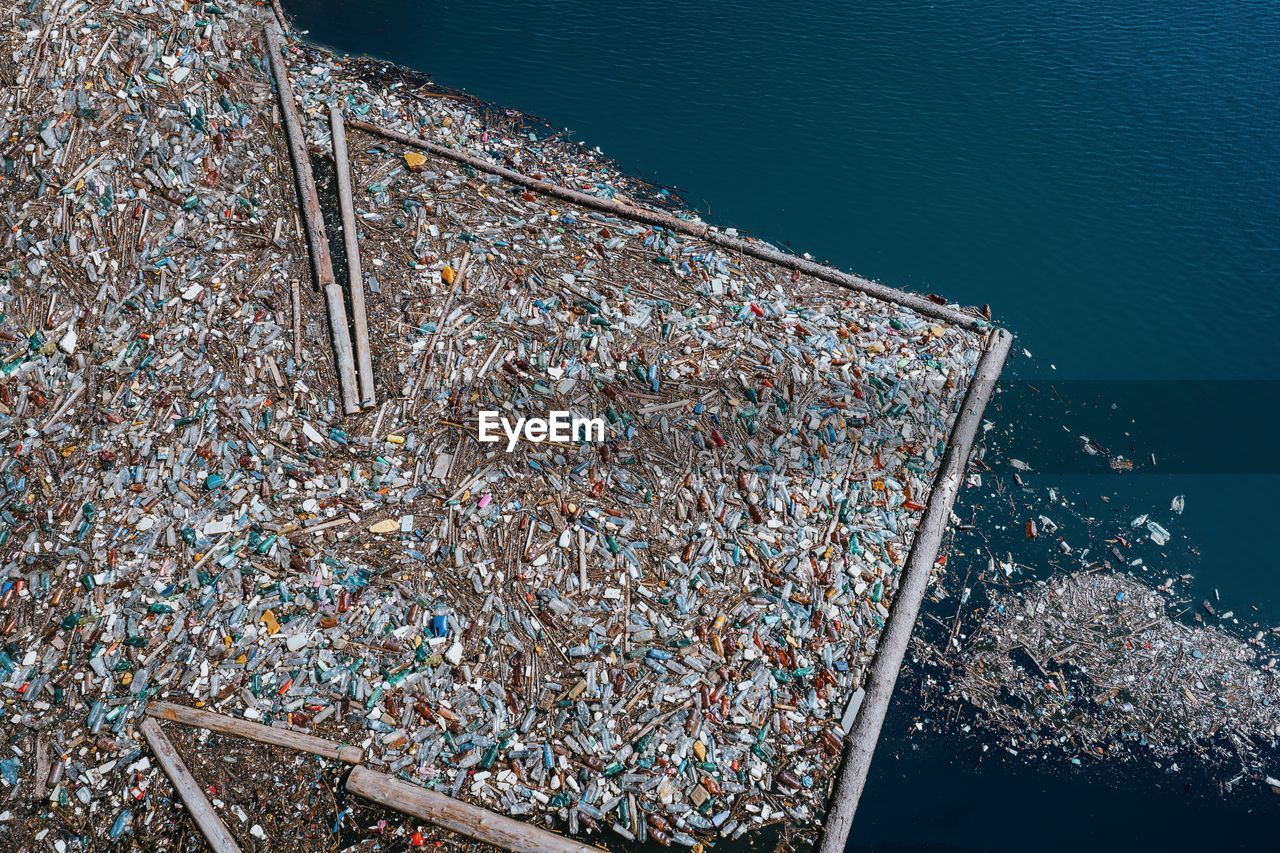 Plastic pollution on lake