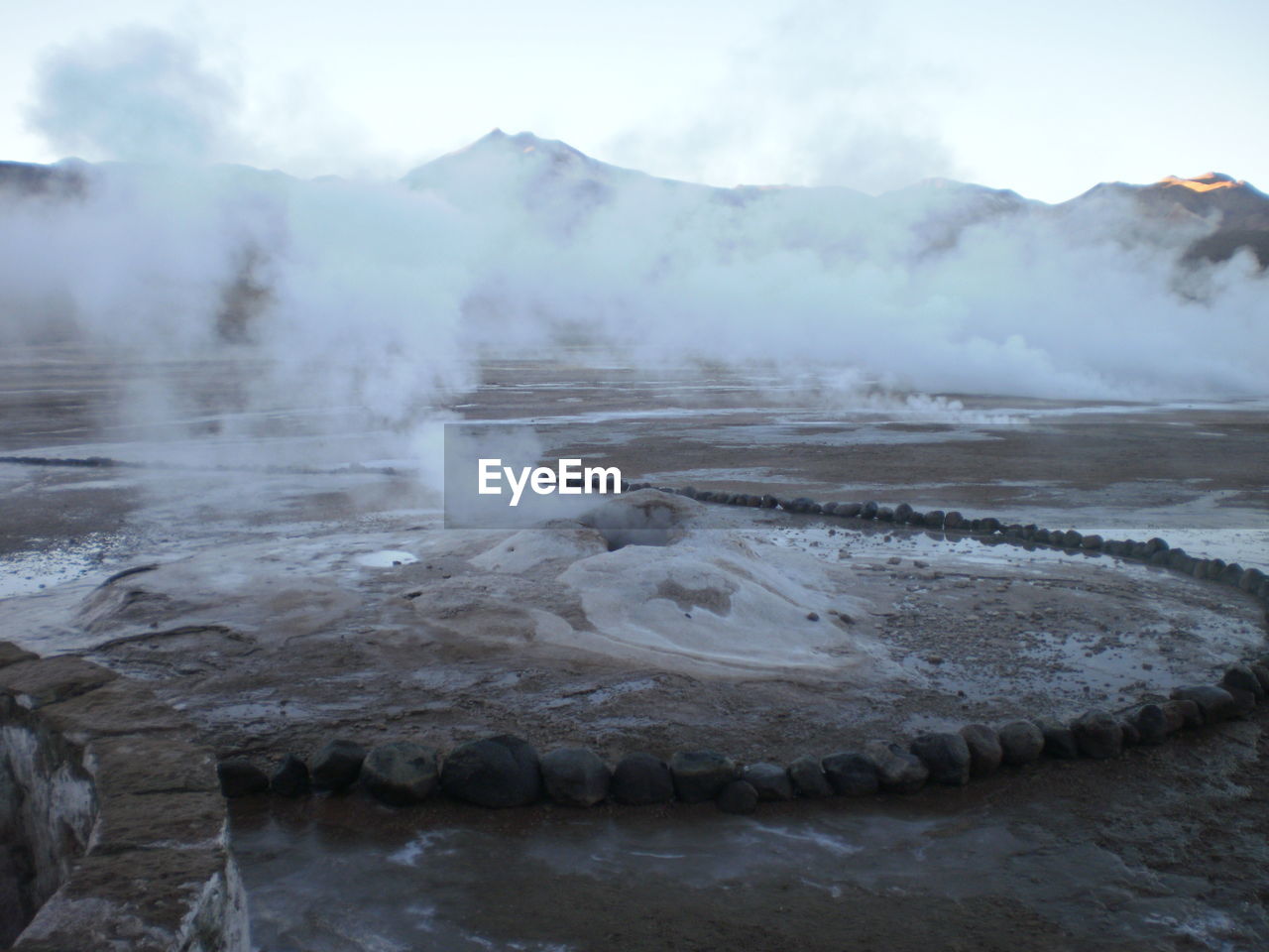 SCENIC VIEW OF MOUNTAIN RANGE IN BACKGROUND