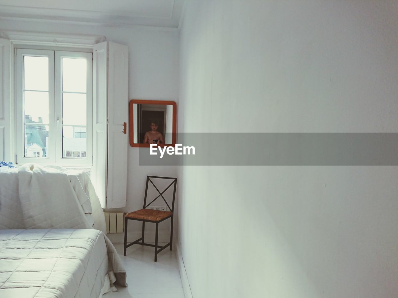 VIEW OF EMPTY ROOM WITH WINDOW