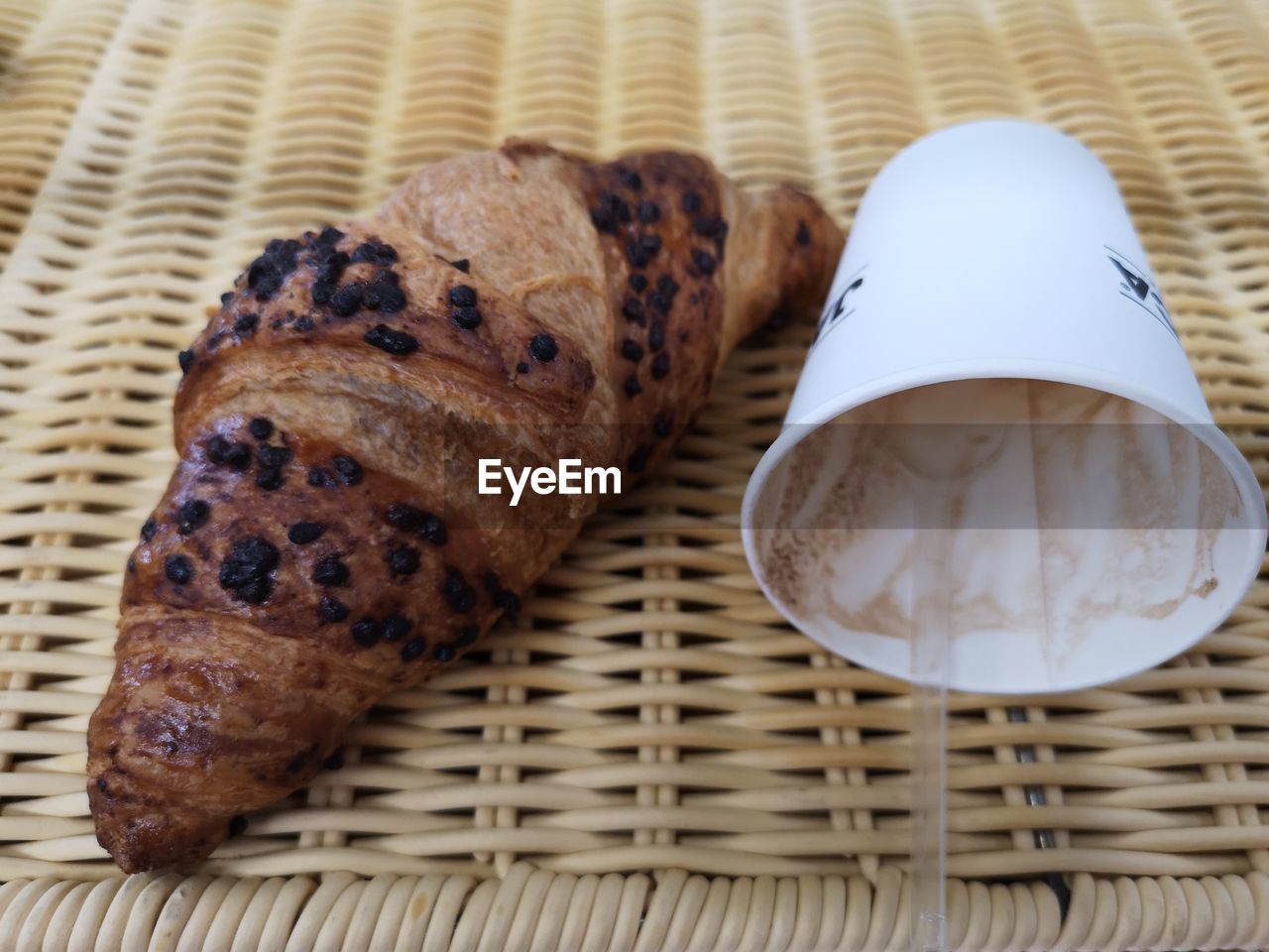 HIGH ANGLE VIEW OF BREAD AND FOOD