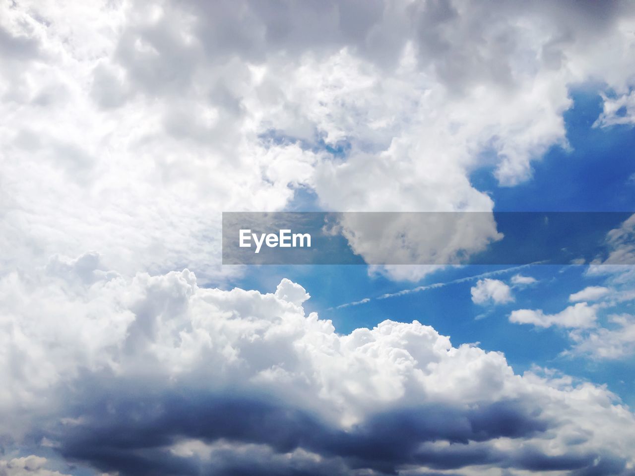 LOW ANGLE VIEW OF CLOUDY SKY