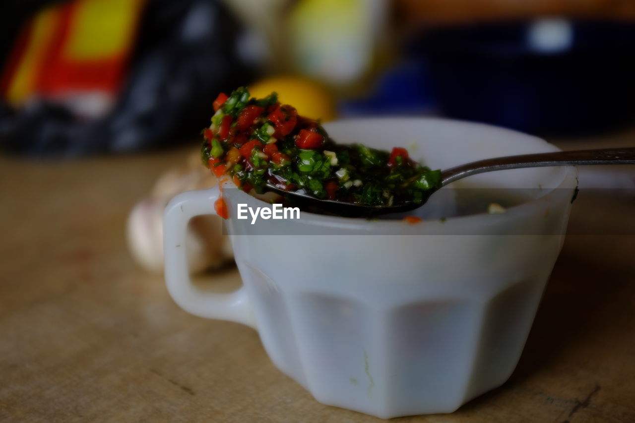 CLOSE-UP OF SALAD IN BOWL