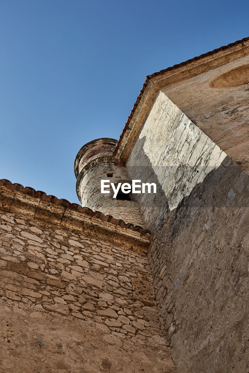 LOW ANGLE VIEW OF FORT