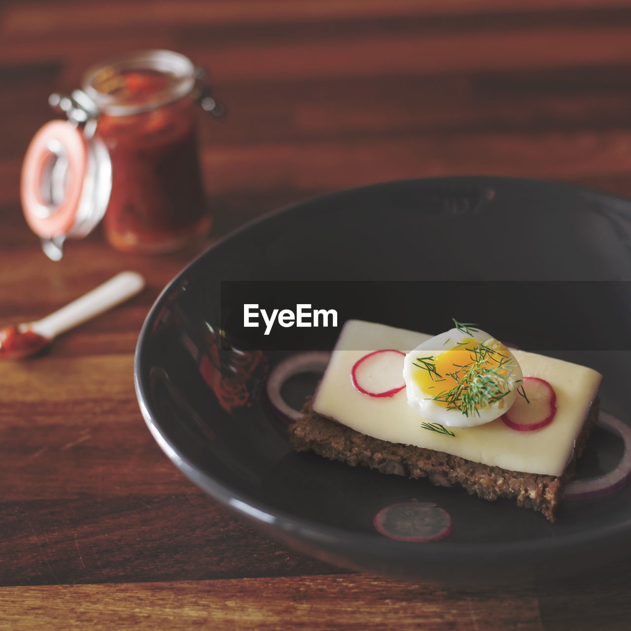 CLOSE-UP OF BREAKFAST IN PLATE