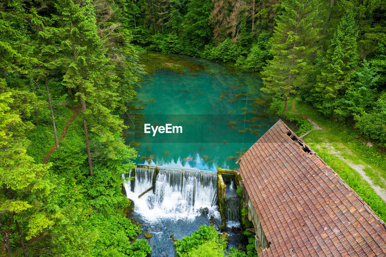 HIGH ANGLE VIEW OF WATERFALL