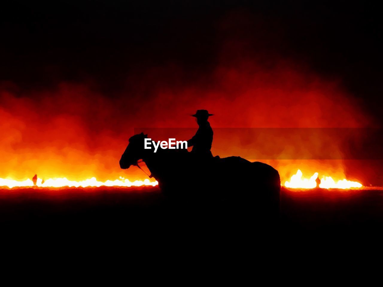 SILHOUETTE OF HORSE AGAINST SKY