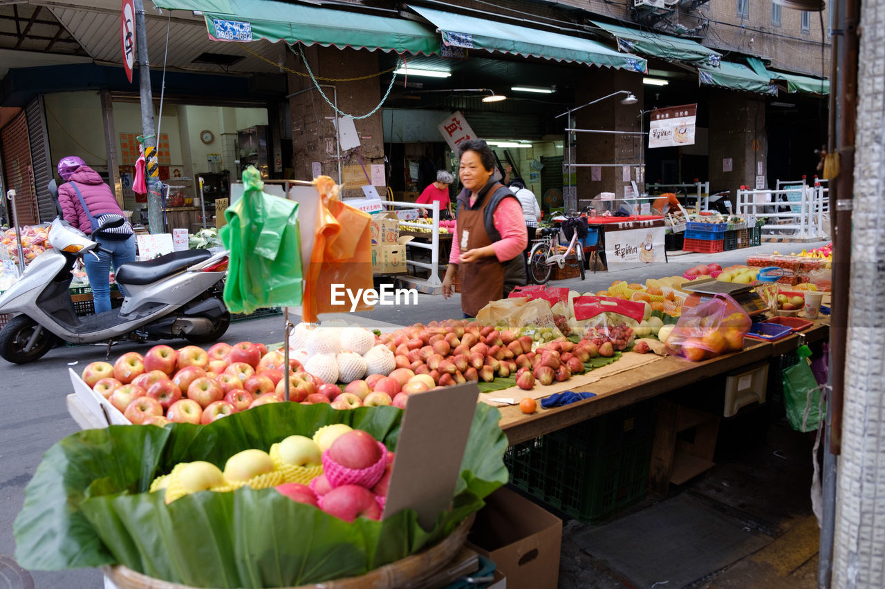 VARIOUS FRUITS FOR SALE AT MARKET