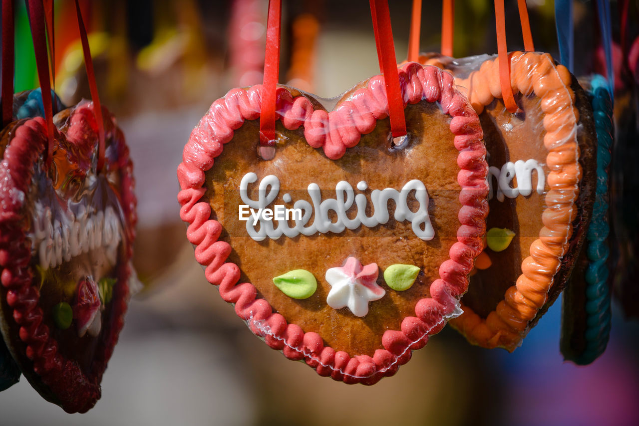 CLOSE-UP OF HEART SHAPE MADE OF CAKE