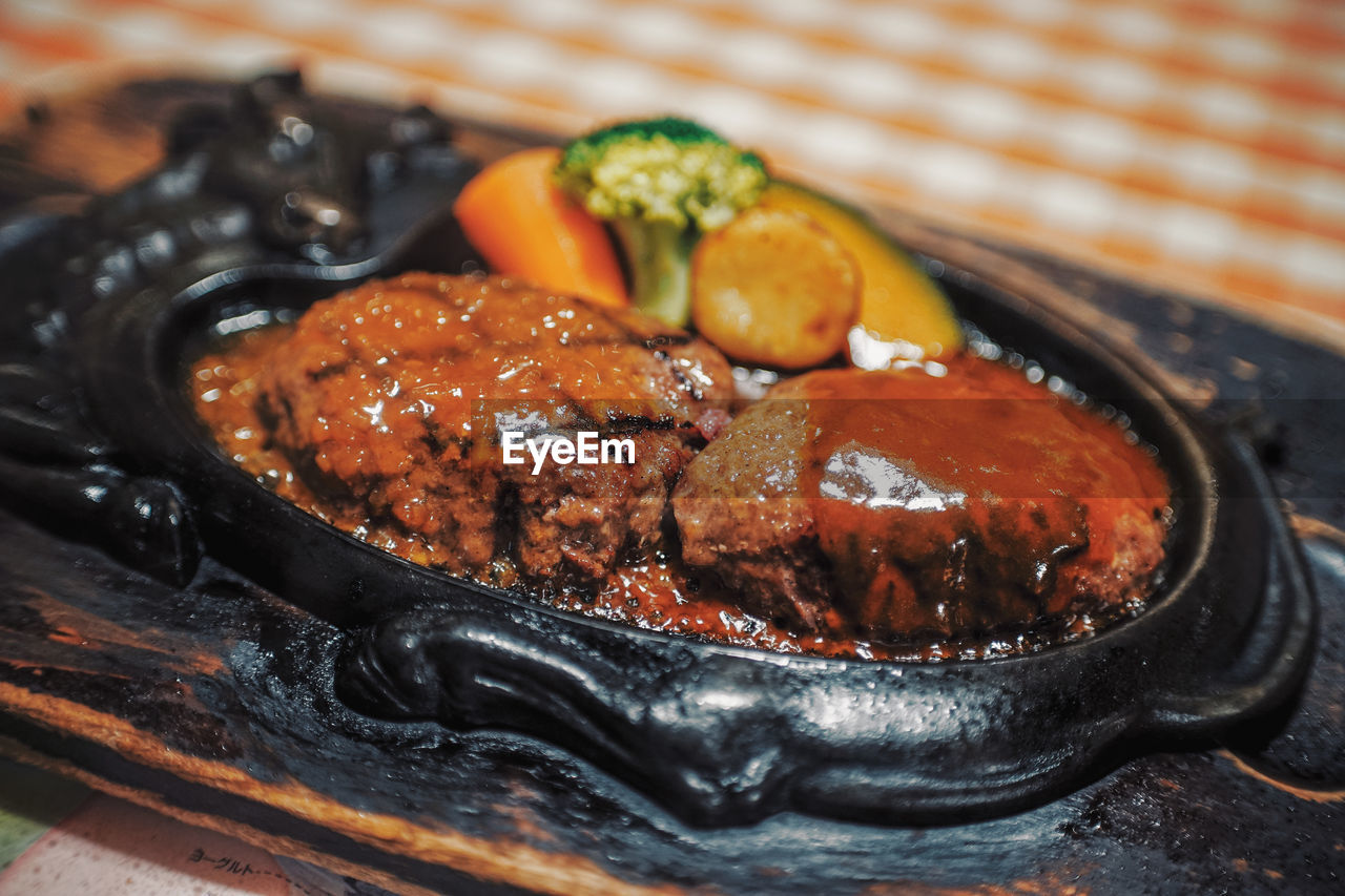 CLOSE-UP OF MEAL SERVED IN PLATE