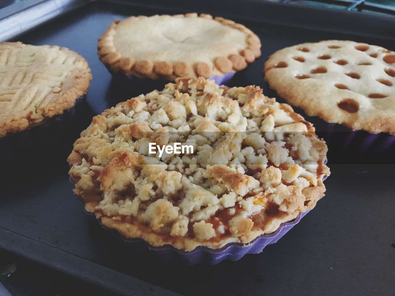 HIGH ANGLE VIEW OF COOKIES ON TABLE