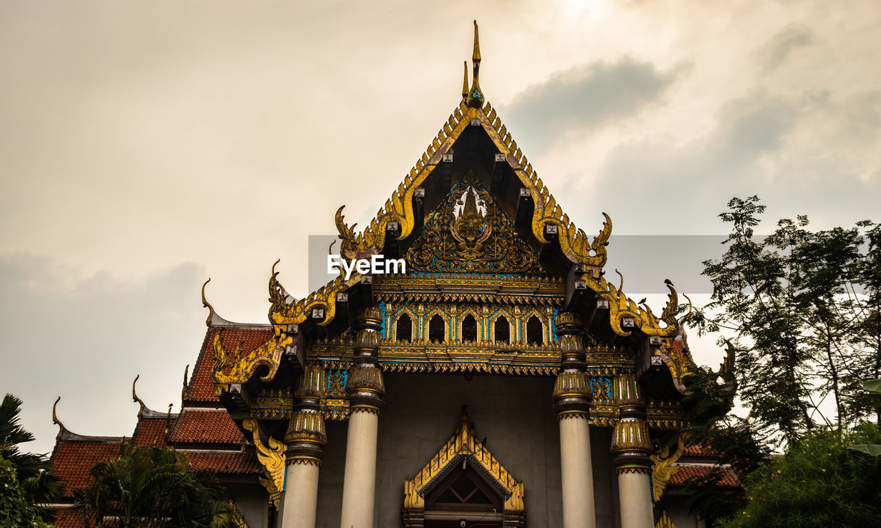 LOW ANGLE VIEW OF A TEMPLE BUILDING