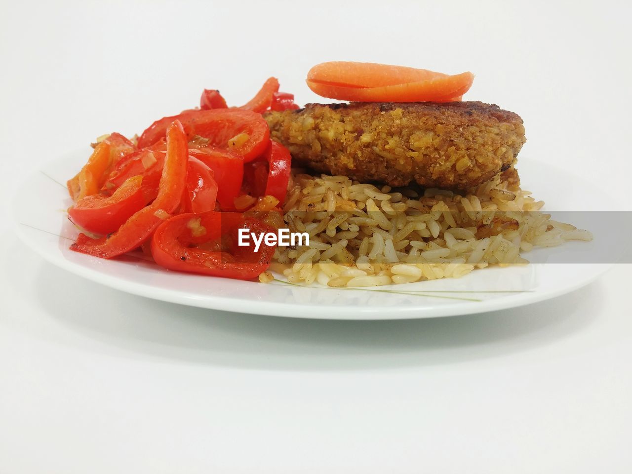 CLOSE-UP OF FRESH FOOD SERVED IN PLATE WITH SAUCE