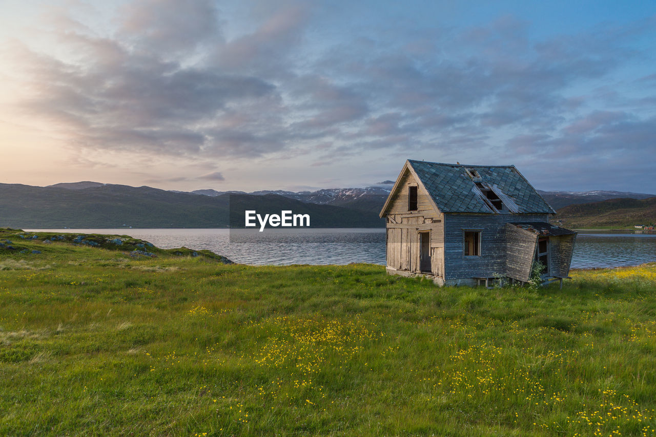 SCENIC VIEW OF DRAMATIC LANDSCAPE