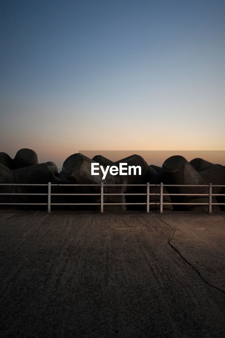 SCENIC VIEW OF MOUNTAIN AGAINST CLEAR SKY