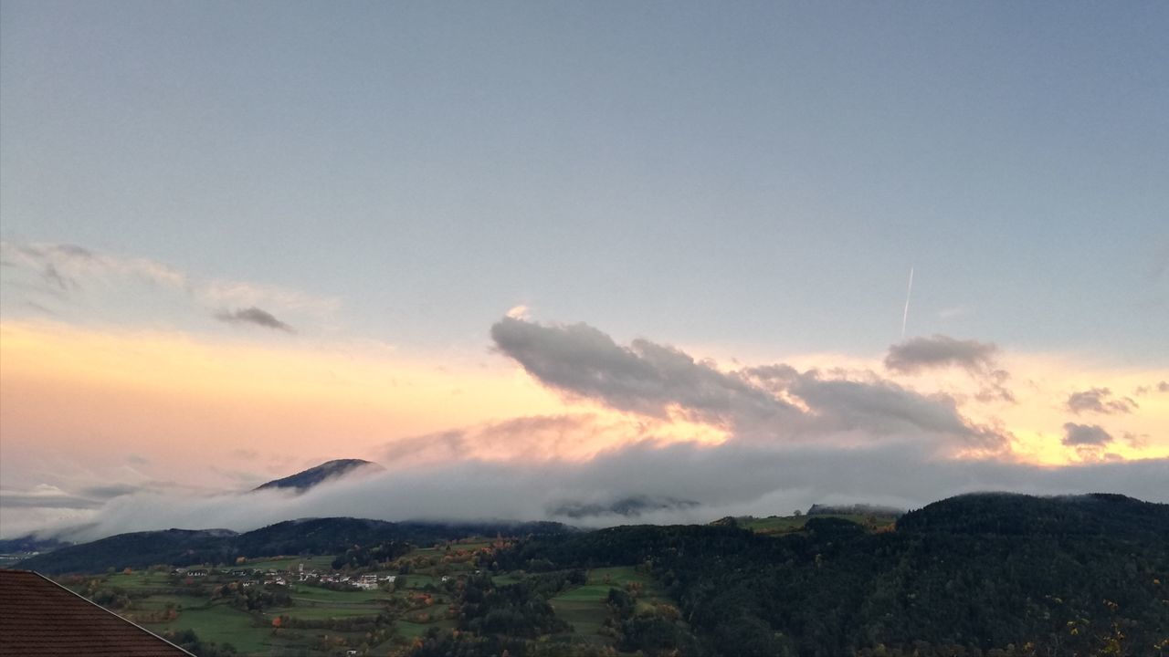 SCENIC VIEW OF LANDSCAPE AGAINST SKY AT SUNSET