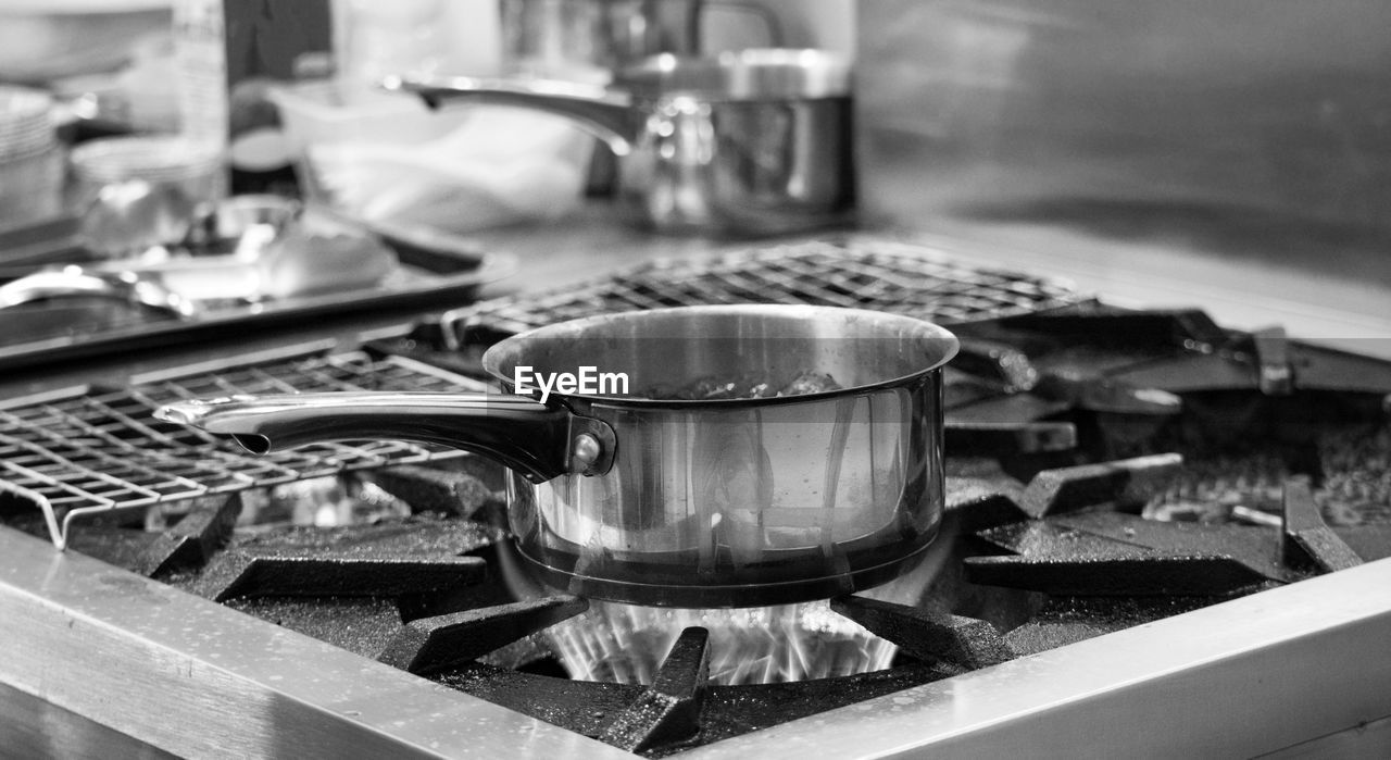 CLOSE-UP OF MEAT IN KITCHEN