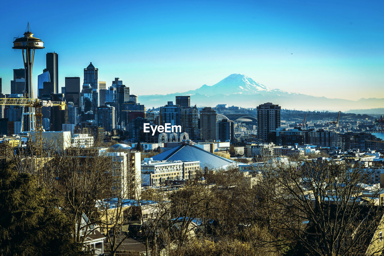 VIEW OF BUILDINGS IN CITY