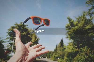 Throwing sunglasses clearance