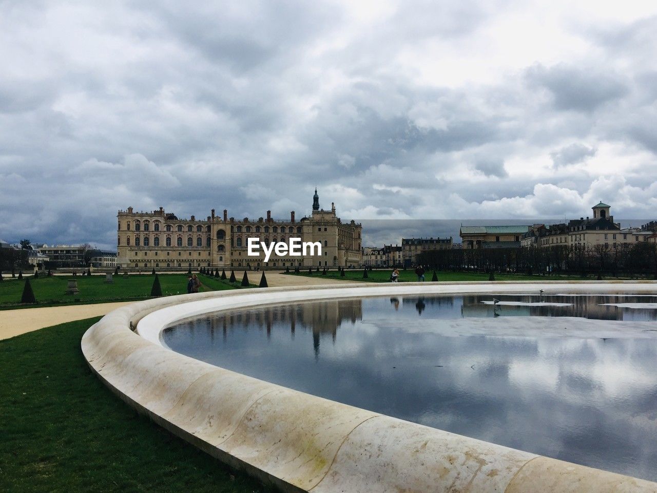 Saint germain en laye france architecture fontaine cloudy sky 