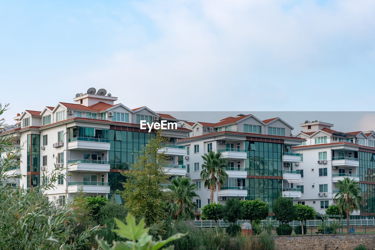 New residential complex in tosmur, alanya on the banks of the river. south turkey real estate.