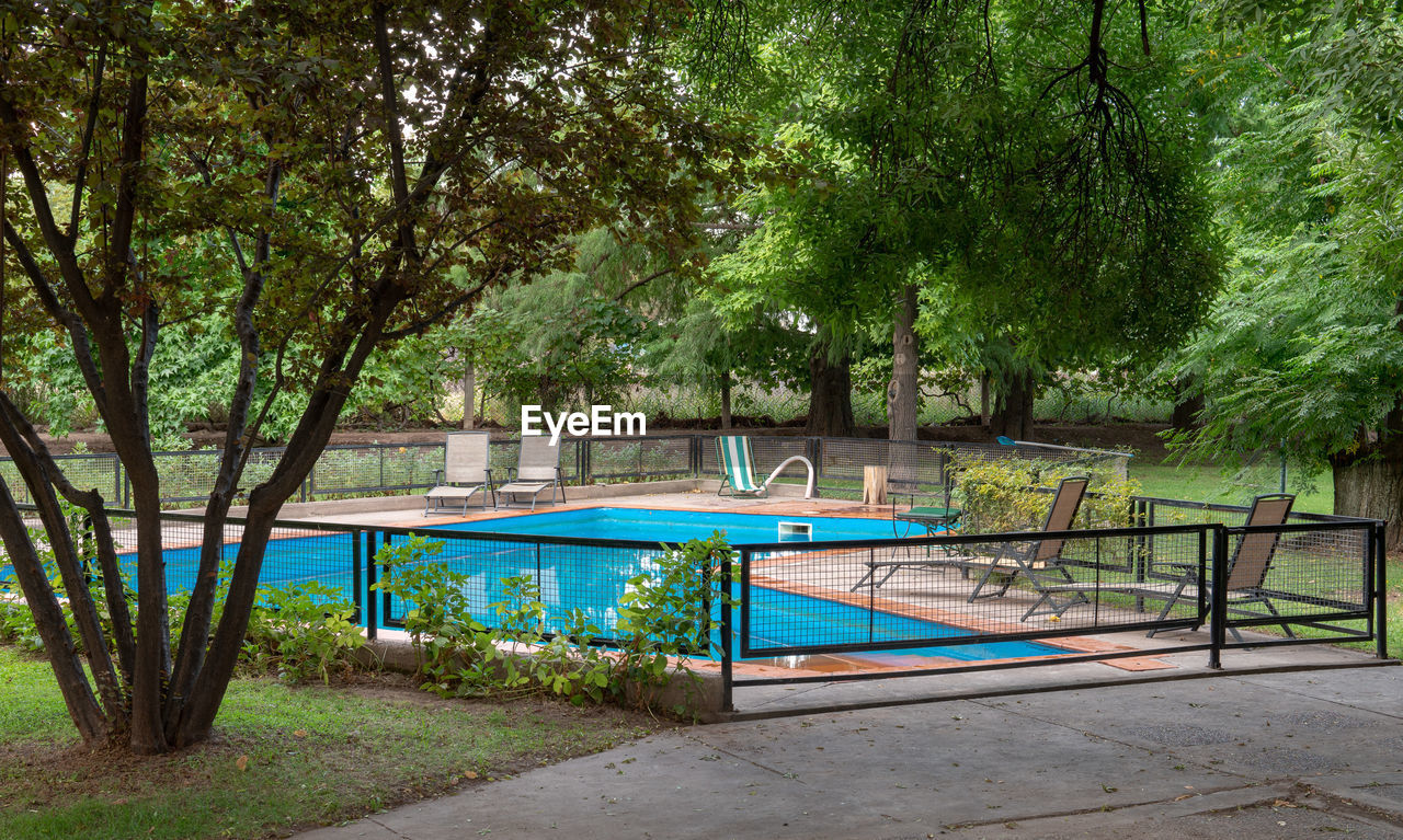 SWIMMING POOL IN PARK