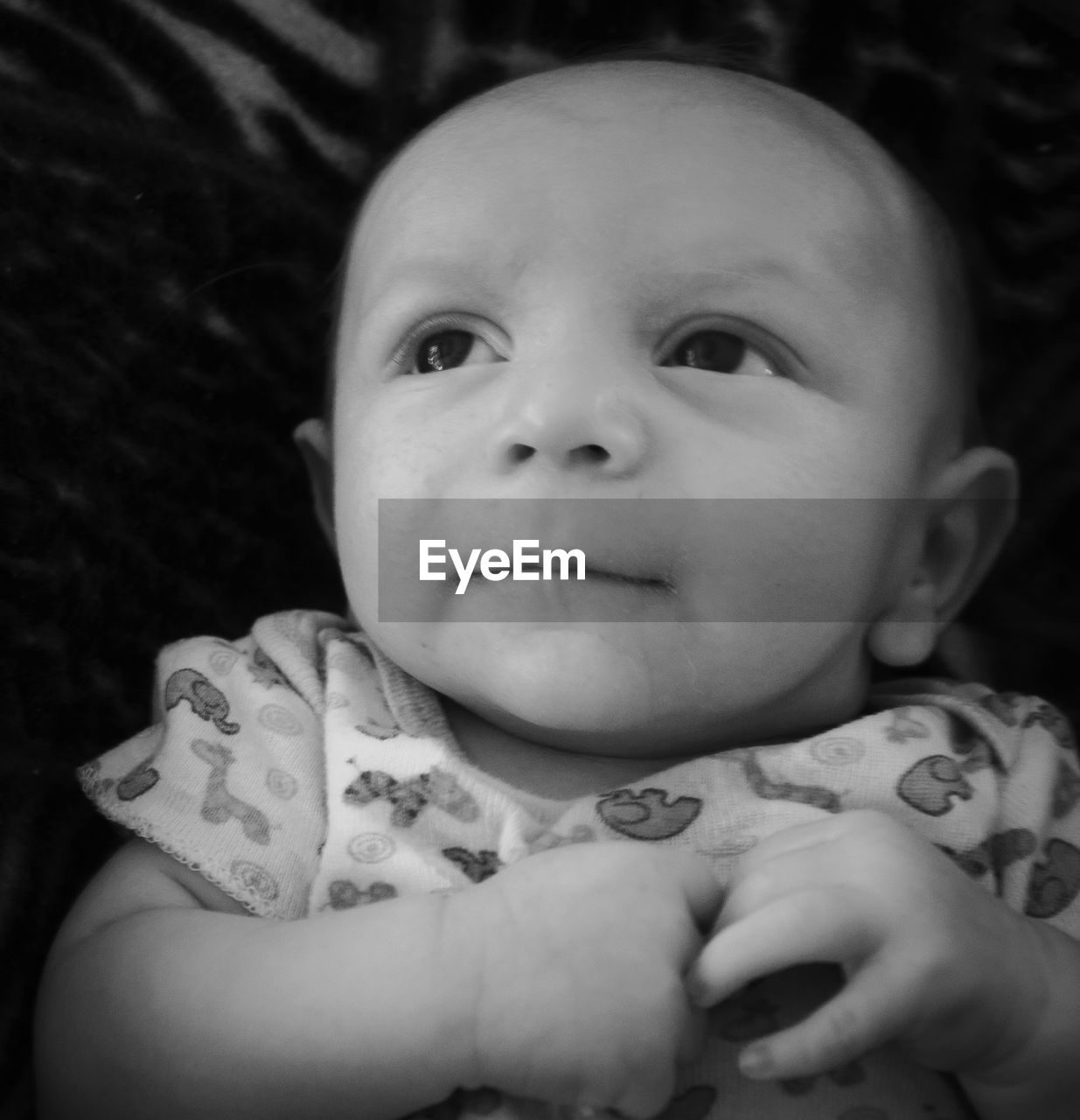 CLOSE-UP PORTRAIT OF CUTE BABY GIRL