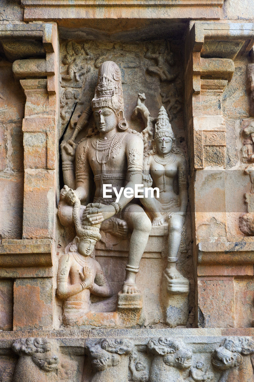 STATUE OF STATUES IN TEMPLE