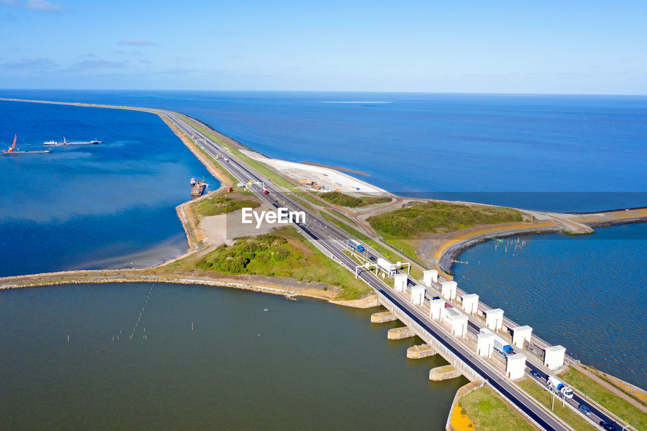 HIGH ANGLE VIEW OF SEA AGAINST SKY