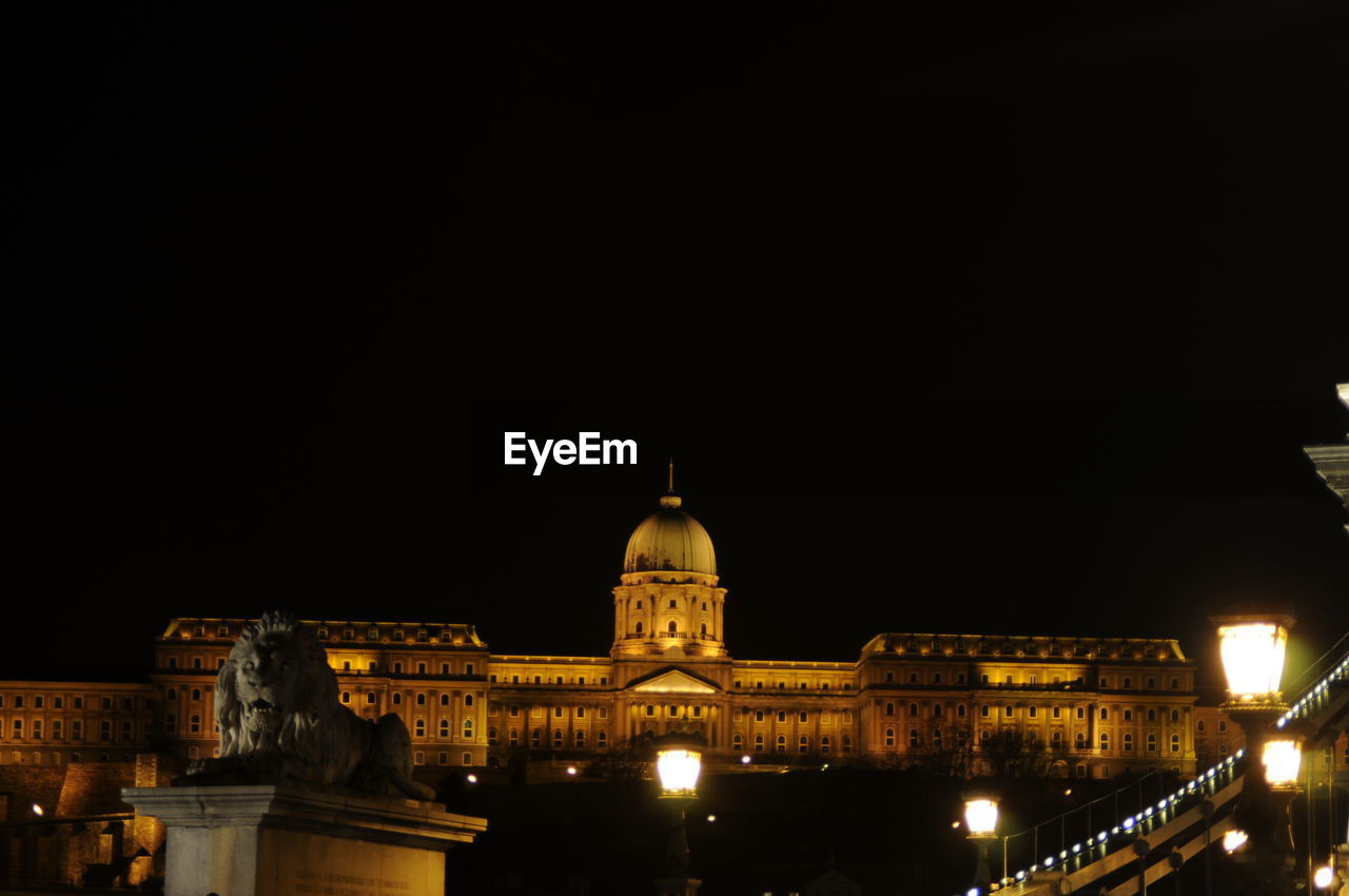 ILLUMINATED BUILDINGS AT NIGHT