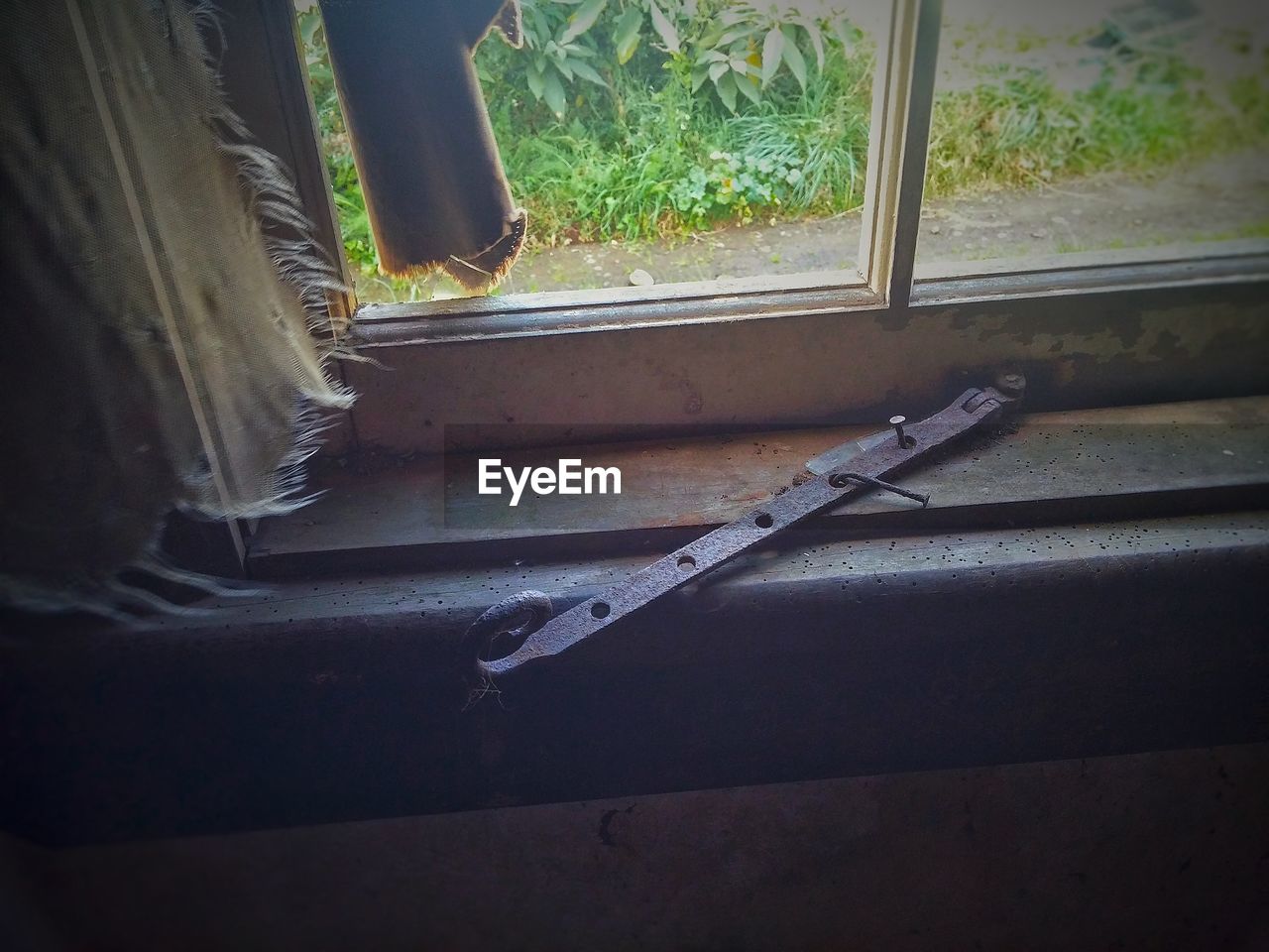 HIGH ANGLE VIEW OF WINDOW SILL